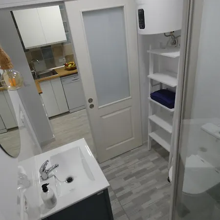 Sea Side Apartment *