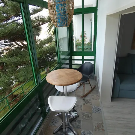 Sea Side Apartment *